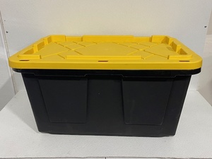 lot 15 image: Greenmade 27 Gallon Tote