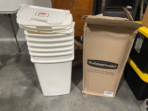 lot 34 image: Rubbermaid Trash Cans