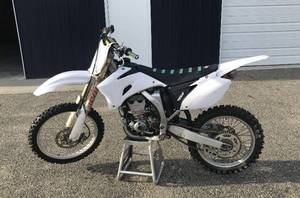 lot 4 image: 2007 Yamaha YZ250F Dirt Bike
