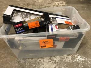 Lot of Assorted Bathroom Items Various Models and Conditions  Customer Returns See Pictures