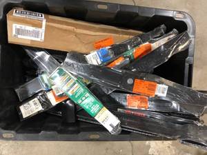 Pallet of Mixed Assorted Lawn Mower Blades  Various Models Sizes and Conditions Customer Returns See Pictures