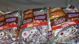 3 Pack Lot M&MS, SNICKERS, TWIX, MILKY WAY & 3 MUSKETEERS  Assortment, 104.27 oz Bag Dated 022024