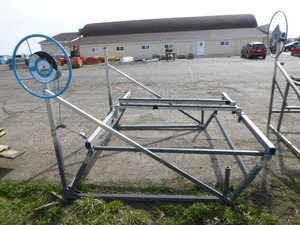 lot 3 image: Newmans Boat Lift
