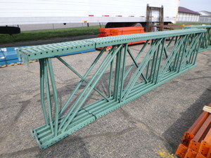 lot 4 image: 4 - 16 Pallet Racking Frames
