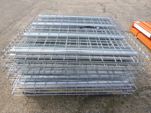 lot 6 image: 21 Pallet Racking Wire Decks