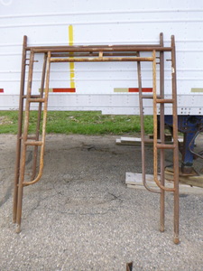 lot 24 image: 2 Pieces of Scaffolding