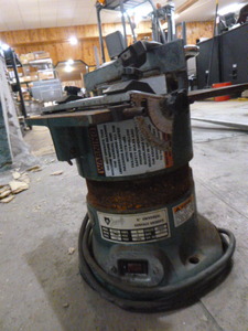 lot 44 image: Grizzly Industrial Precision Surface Grinder