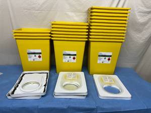 lot 95 image: MSRP $200  Lot of 20 NEW Covidien 89855 SharpSafety Biohazard Infectious Waste Cytotoxic Chemotherapy Container Yellow 8 Gallon Trash Can with Hinge Top Lids