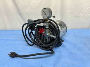 lot 173 image: ES Travenol Laboratories 2M8009 115V 60Hz 4amp Vacuum Pump - In Great Working Condition