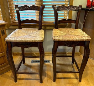 lot 29 image: Set of Four Beautiful Rush Seat Barstools