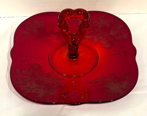 lot 110 image: Vintage Paden City Glass Crows Foot Ruby Red Handled Tray
