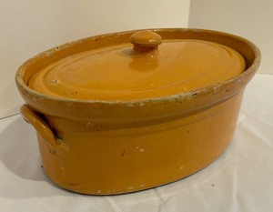 lot 124 image: Vintage Lidded Casserole Dish