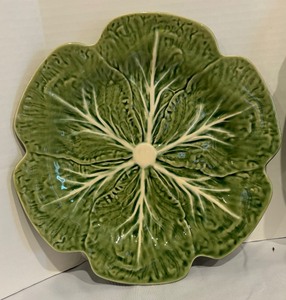 lot 225A image: Bordallo Pinneiro Serving Pieces