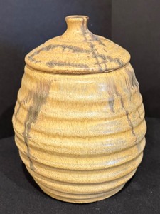 lot 145 image: Variety of Fine Pottery