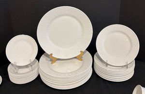 lot 146 image: Wedgwood Nantucket China Service for 8