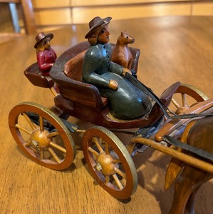 lot 175 image: Vintage Folk Style Art Horse and Buggy Decorative Figurine