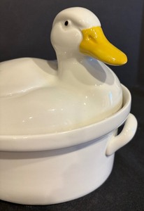lot 184 image: Carbone Duck Lidded Dish