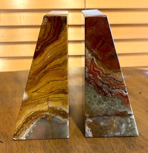 lot 188 image: Pair of Gorgeous Onyx Marble Bookends