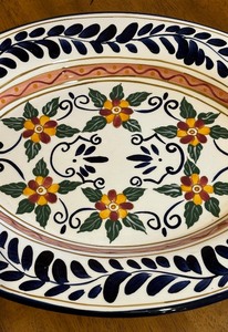 lot 189 image: Beautiful Hand Painted Platter by Talavera