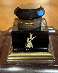 lot 352 image: Antique 1920s English Inkwell