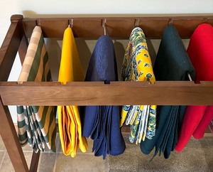 lot 182A image: Vintage Pearson Linen Cart with Linens
