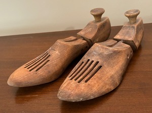 lot 186A image: Variety of Vintage Shoe Forms