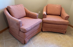 lot 273 image: Two Charming Vintage Upholstered Accent Arm Chairs