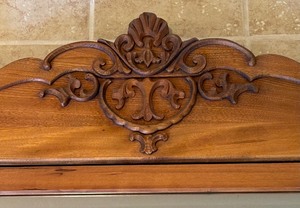 lot 281 image: Vintage Dresser Mirror