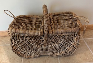 lot 285 image: Wonderful Woven Basket