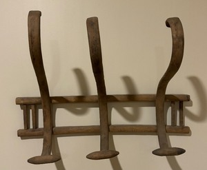 lot 289 image: Wooden Wall Mount Hook