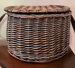 lot 291 image: Vintage Fishing Basket