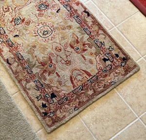 lot 413 image: Decorative Throw Rug