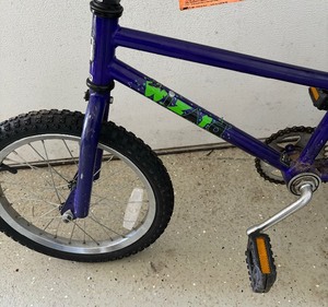 lot 424 image: Trek Wizard Bicycle
