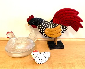 lot 240 image: Decorative Chicken Figurines Including a Vintage Glass Chicken Covered Dish