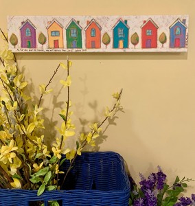 lot 246 image: Whimsical Home  Office Decor