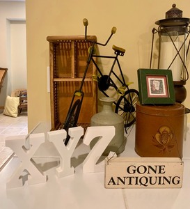 lot 248 image: Home  Office Decor