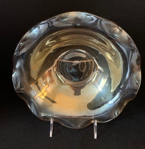 lot 229 image: Vintage Orange Scalloped Edge  Marigold Carnival Glass Rose Flower Bowl