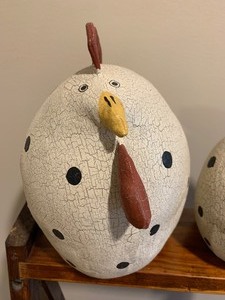 lot 164 image: Charming Vintage Style Folk Art Hand-Painted Chicken Family