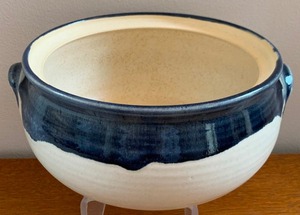lot 156 image: Pretty Two Handled Pottery Bowl by Blue Moon Pottery Signed