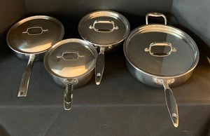 lot 162 image: Variety of Cookware