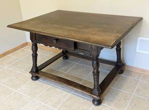 lot 307A image: Lovely Vintage Wood Table