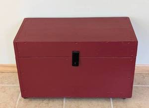 lot 305A image: Small Painted Wood Rolling Chest
