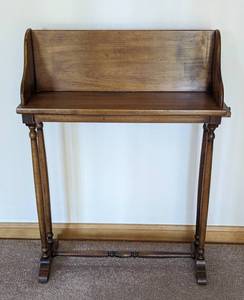 lot 101 image: Vintage Book Stand