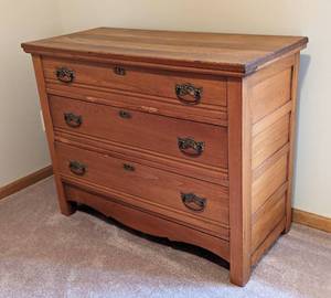 lot 88A image: Vintage Oak Dresser
