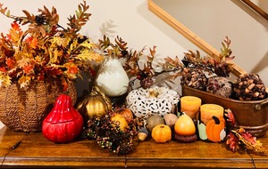 lot 329 image: Autumn Decor Variety