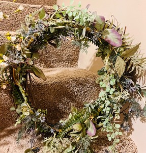 lot 331 image: Beautiful Green and White Flowers in a Vase, Wreath and Bird Cage Decor