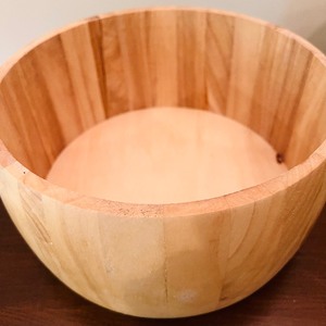 lot 325 image: Beautiful Wooden Bowls in Various Shapes