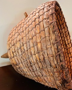 lot 16 image: Vintage French Straw Domed Skep
