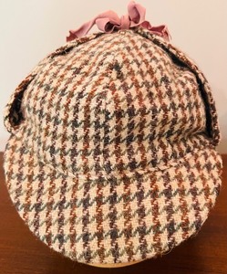 lot 324 image: Vintage Variety of Lovely Hats by Dunn & Co, Quality DeLuxe and Dobbs Fifth Avenue