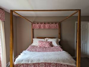lot 1 image: Gorgeous QueenFull Four Post Canopy Bed Frame and Coordinating Linens